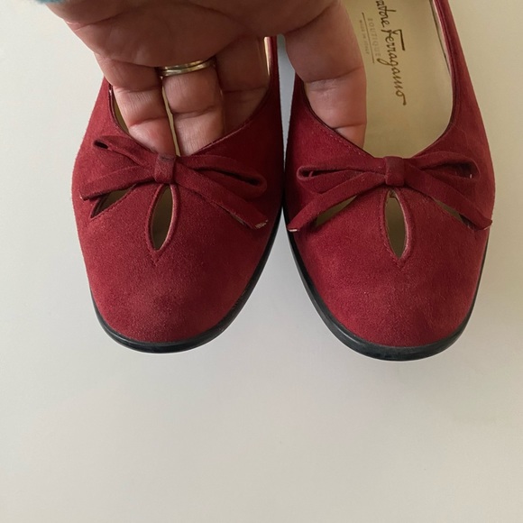 SALVATORE FERRAEGAMO Burgundy Suede Bow Accents Flats women’s size 7B - Picture 8 of 10